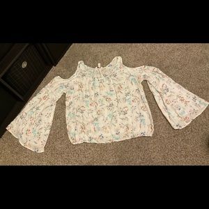 Xxl 100% rayon floral long sleeve top with open shoulders